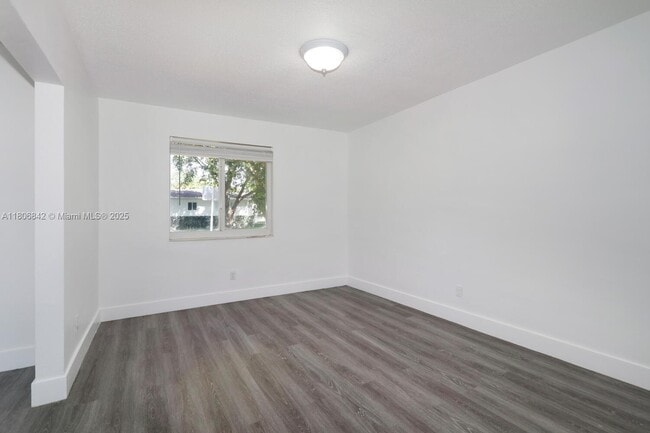 Building Photo - 900 Benevento Ave