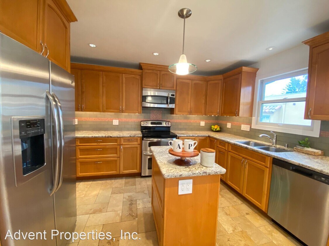Primary Photo - 3 br, 2 bath House - 924 Colusa Ave