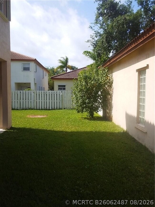 Building Photo - 19250 NW 12th Manor