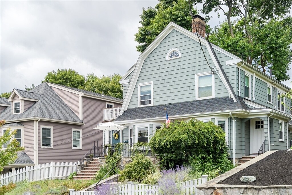 Primary Photo - 14 Conway St