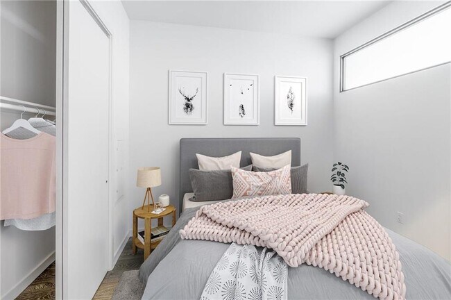 Foto del edificio - 800 Embassy Dr