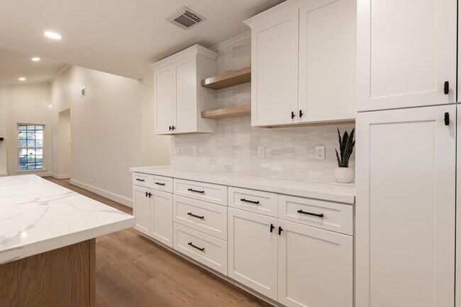 Foto del edificio - 1102 Ashdale Dr