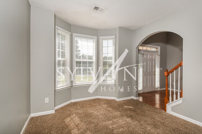 Building Photo - This gorgeous home is waiting for you!