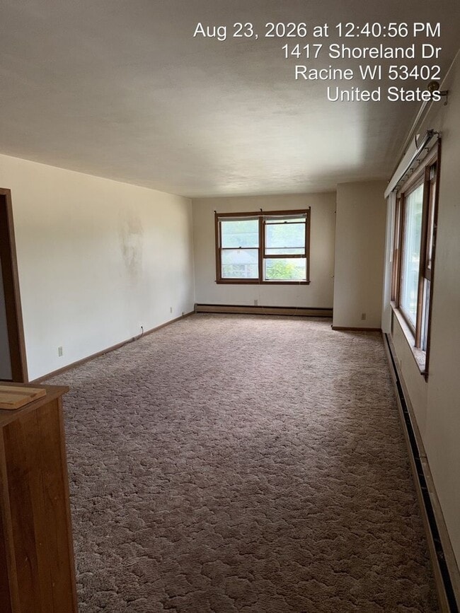 Building Photo - 1417-1419 Shoreland Dr.