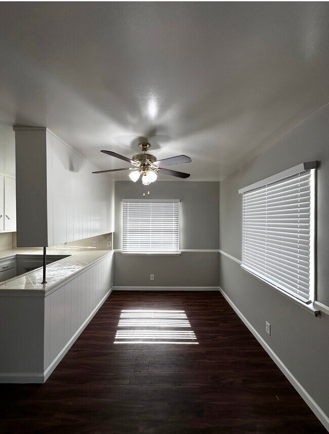 Foto del edificio - 4706 Vantage Ave