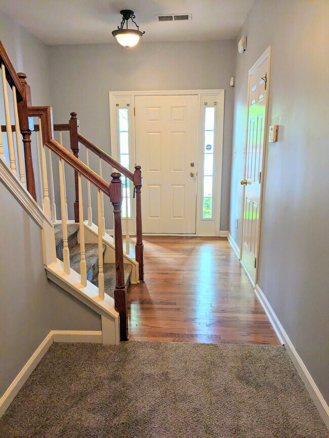 First floor enterence - 14140 Winford Ln