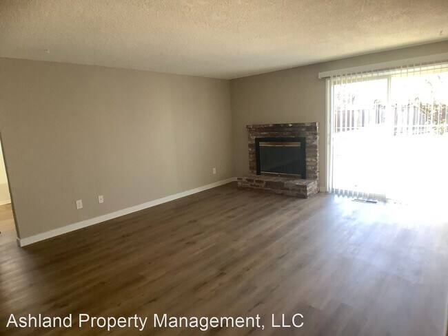 Building Photo - 3 br, 1 bath House - 915 Glendower Street
