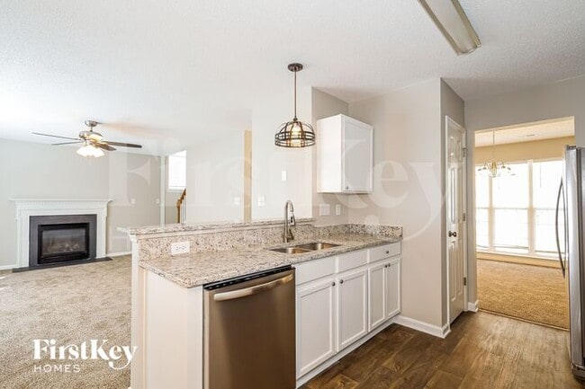 Building Photo - 612 Barbee Farm Dr