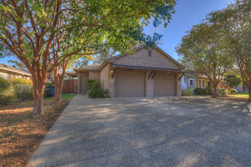 Primary Photo - 388 E faust, B