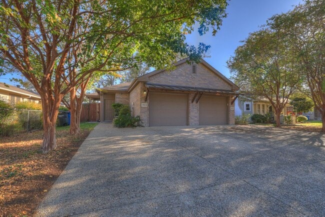 Building Photo - 388 E faust, B
