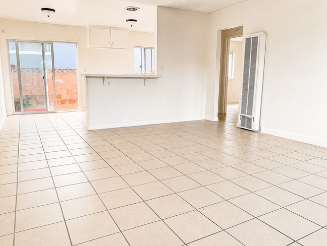Foto del edificio - 3411 W Orange Ave