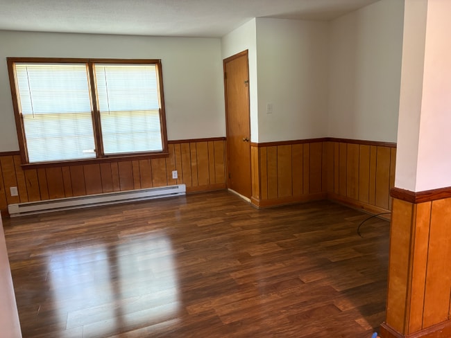 Building Photo - 337 S Fieldcrest Rd