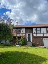 Building Photo - 6261 Wynmoor Dr