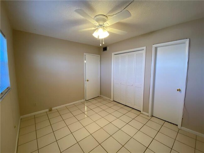 Building Photo - 2850 W Golf Blvd