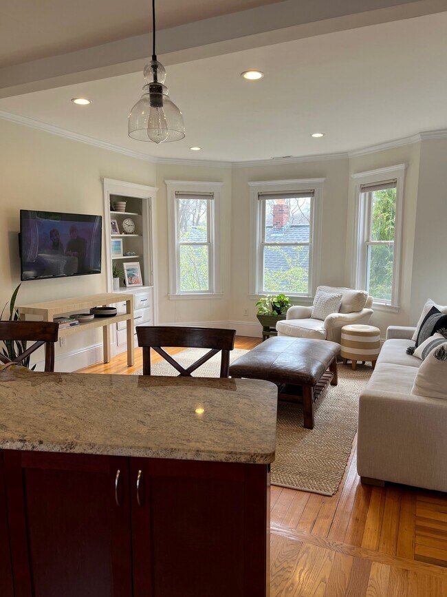 Foto del edificio - 741 Heath St