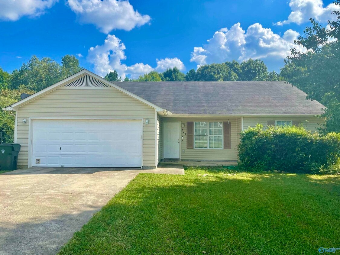 242 Comet Dr, Toney, AL 35773 House Rental in Toney, AL