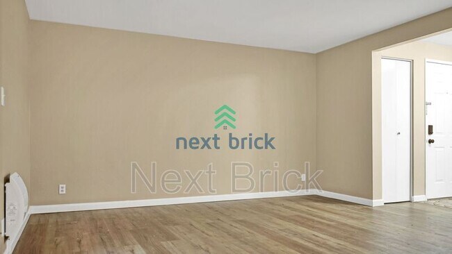 Foto del edificio - 1002 N 195th St