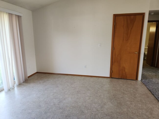 Building Photo - e501