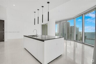 Building Photo - 300 Biscayne Blvd Way