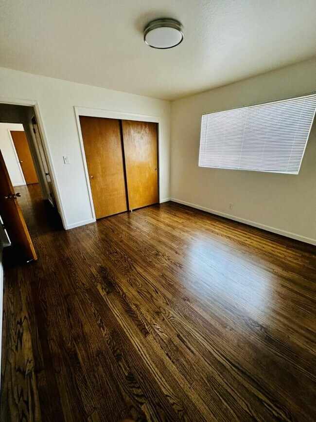 Foto del edificio - 3409 66th Ave