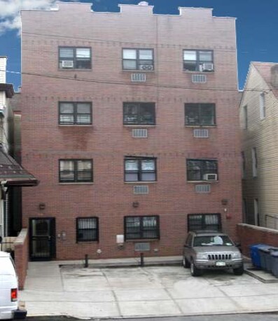 Primary Photo - 169 W 228th St