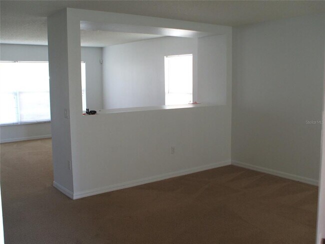 Building Photo - 2872 Paynes Prairie Cir