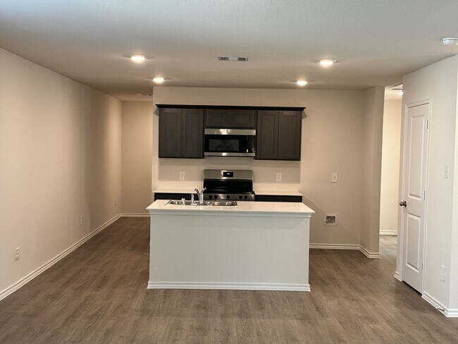 Foto del edificio - 1413 Brook Ln