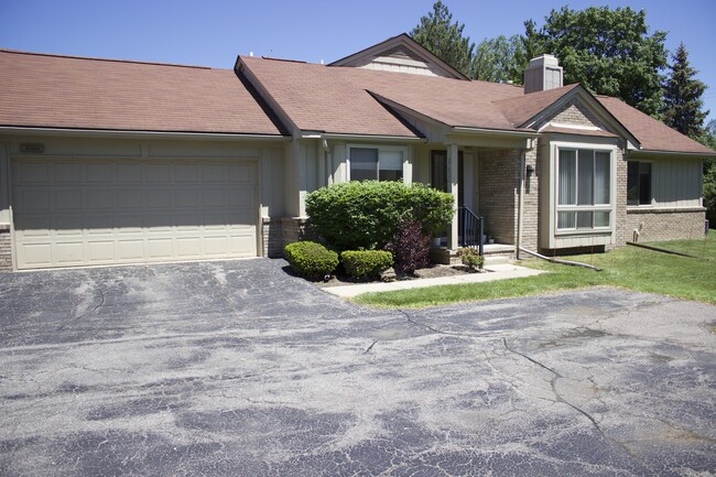 Building Photo - 27800 Evergreen Rd