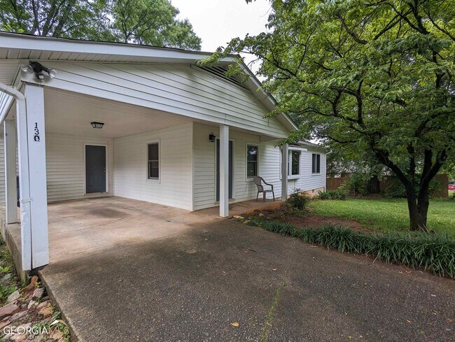 Building Photo - 130 Golddust Ave