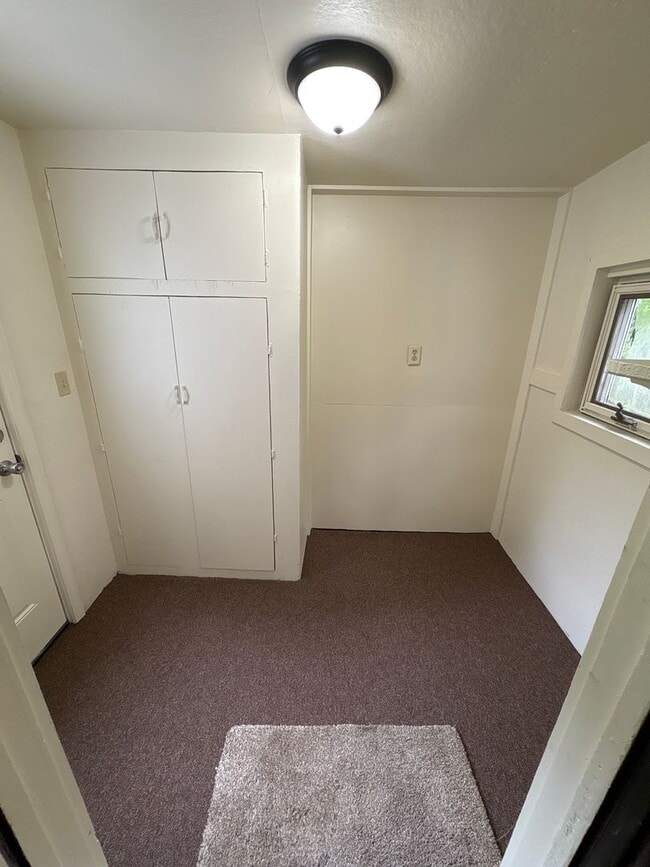 Building Photo - 4036-4038 Manor Drive