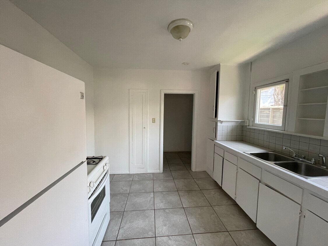 Foto del edificio - 3402 Greensward Rd