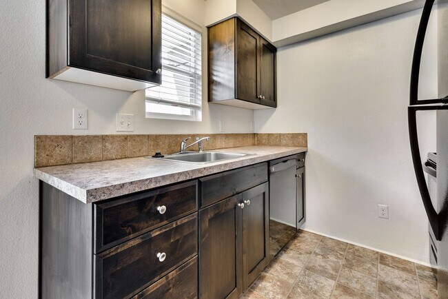 Foto del edificio - 2299 S Pond St
