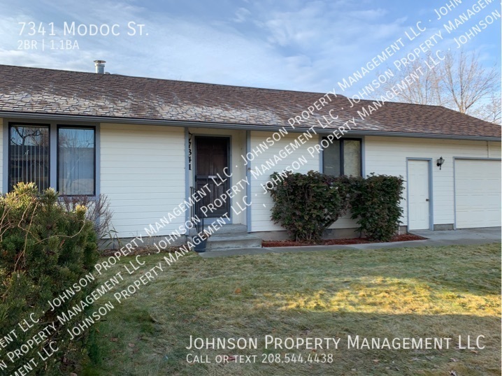 Foto principal - Spacious 2-Bedroom Boise Duplex with Firep...