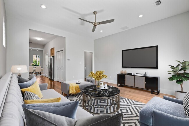 Foto del edificio - 1701 Metropolitan Blvd