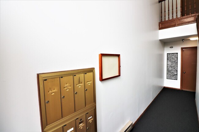 Building Photo - 1507 N Milwaukee Ave