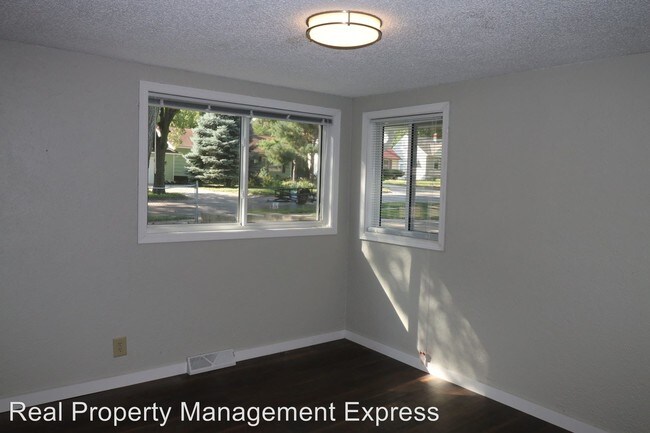 Building Photo - 3 br, 1 bath House - 1720 W 33rd St