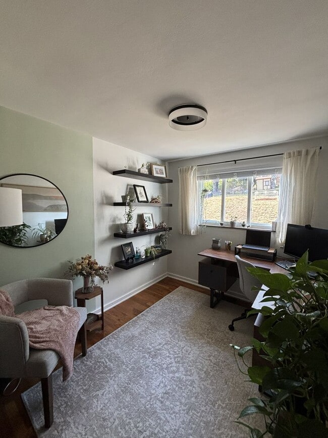 Foto del edificio - 3 Bed 1 Bath in Coraopolis, PA