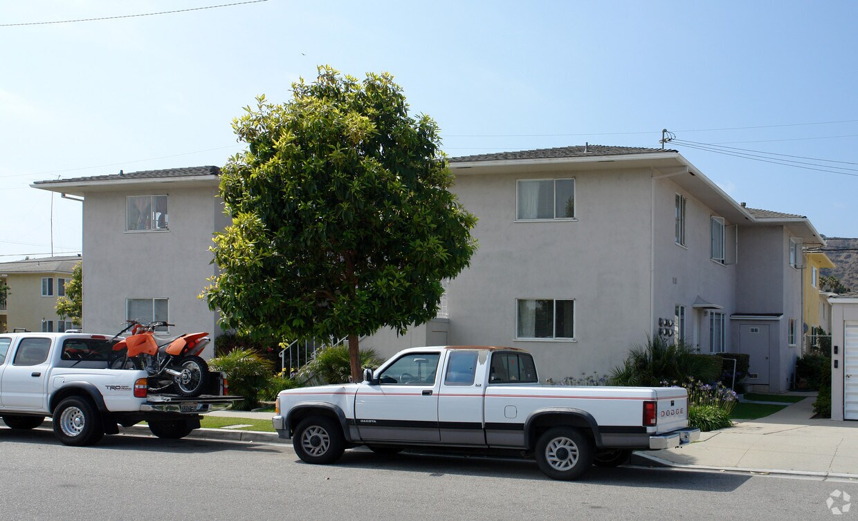 Building Photo - Luna Drive