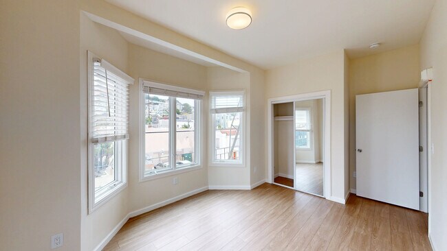 Building Photo - 40 Tiffany Ave