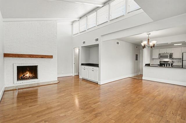 Building Photo - 5926 Sandhurst Ln