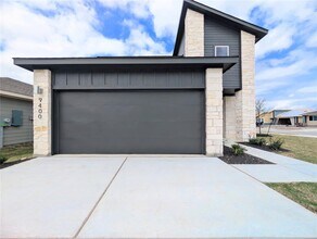 Building Photo - 9400 Oxbow Strap Dr