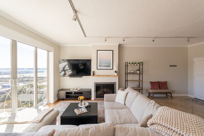 Building Photo - 3217 Columbia St