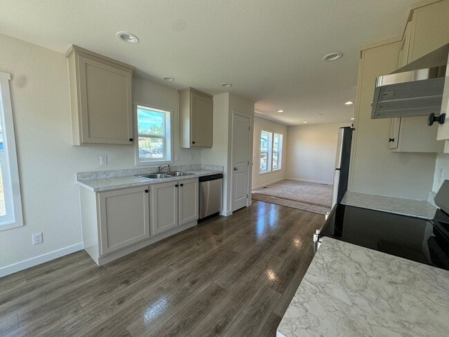 Building Photo - Brand New 3 bedroom House