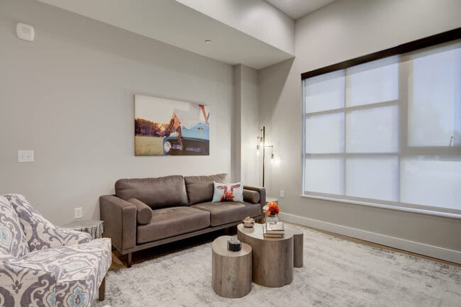 Building Photo - 110 W Beall St