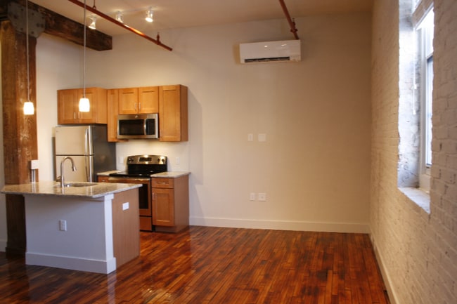 Building Photo - 425 N Prince St