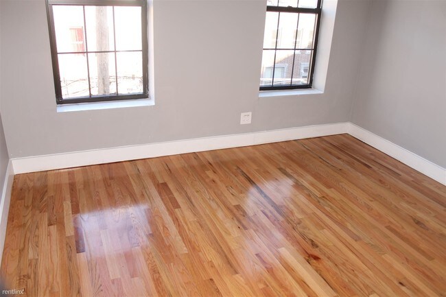 Foto del edificio - 2 br, 1 bath Apartment - 2076 Dean St