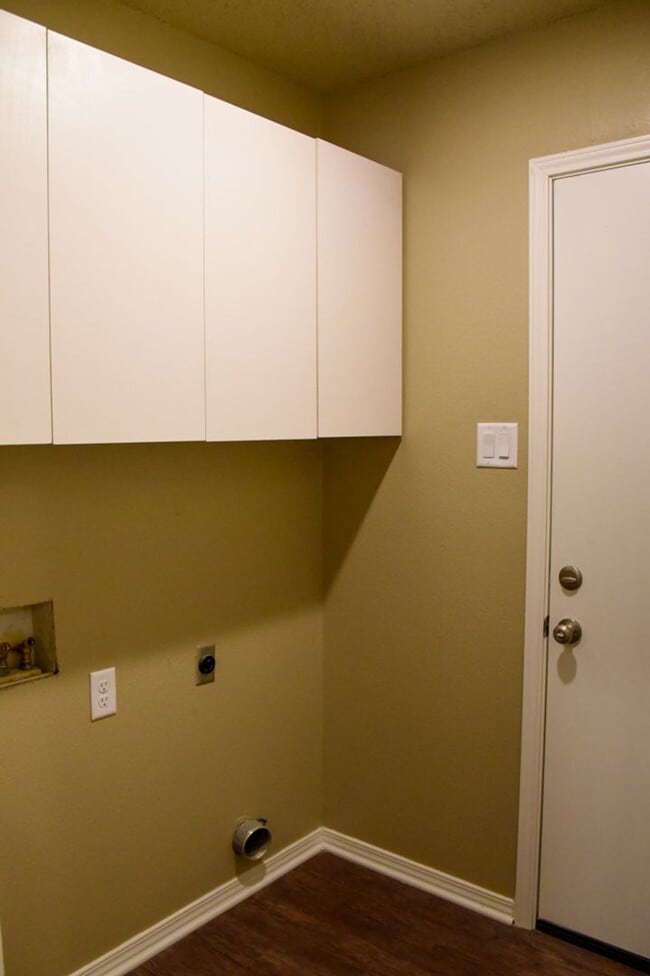 Building Photo - Great 3 Bedroom 2 Bath Roanoke