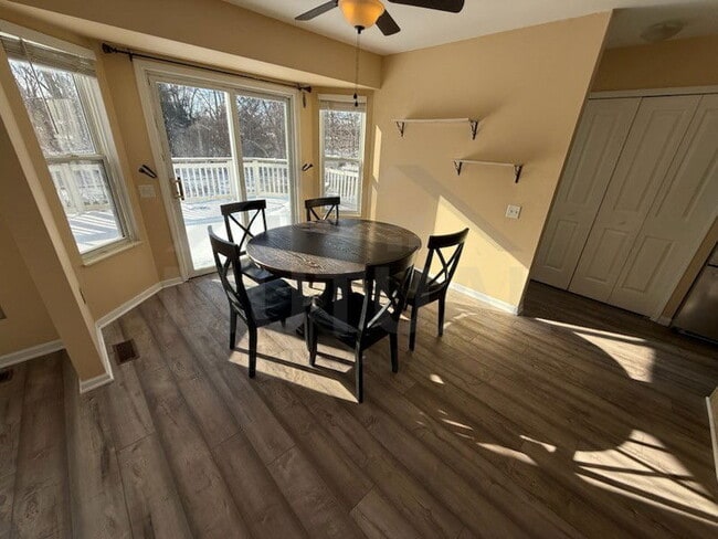 Building Photo - 1148 Somerville Dr