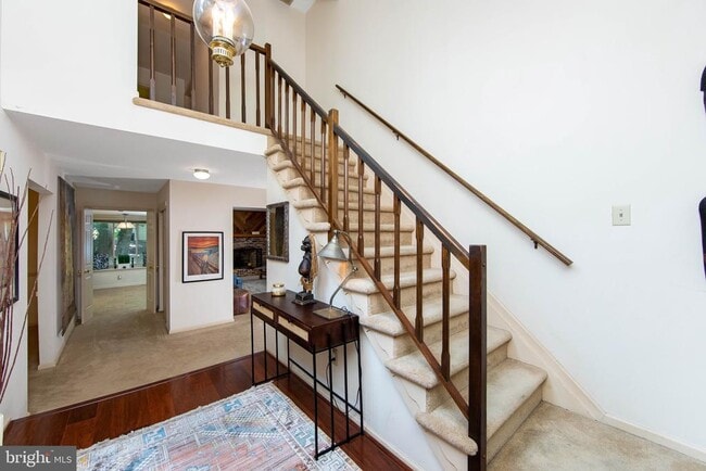 Building Photo - 11 Acorn Hill Dr