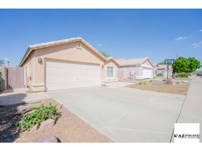 Foto del edificio - Stylish 3/2 Glendale House - Vaulted Ceilings &amp; Prime North Central Phoenix Location!